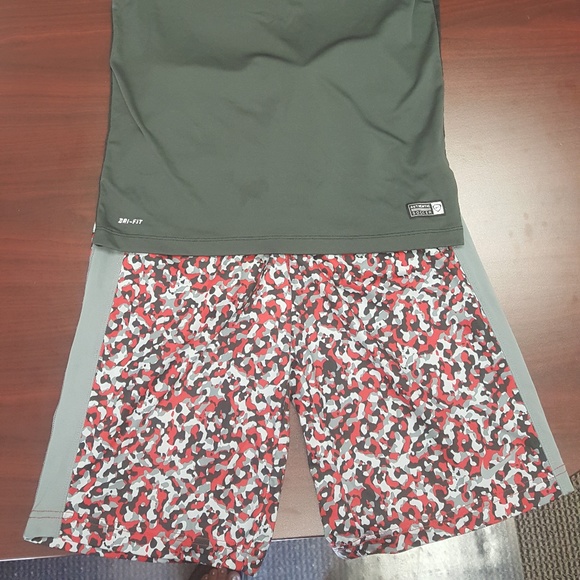 Boys Nike Size Large Outfit - Picture 2 of 7